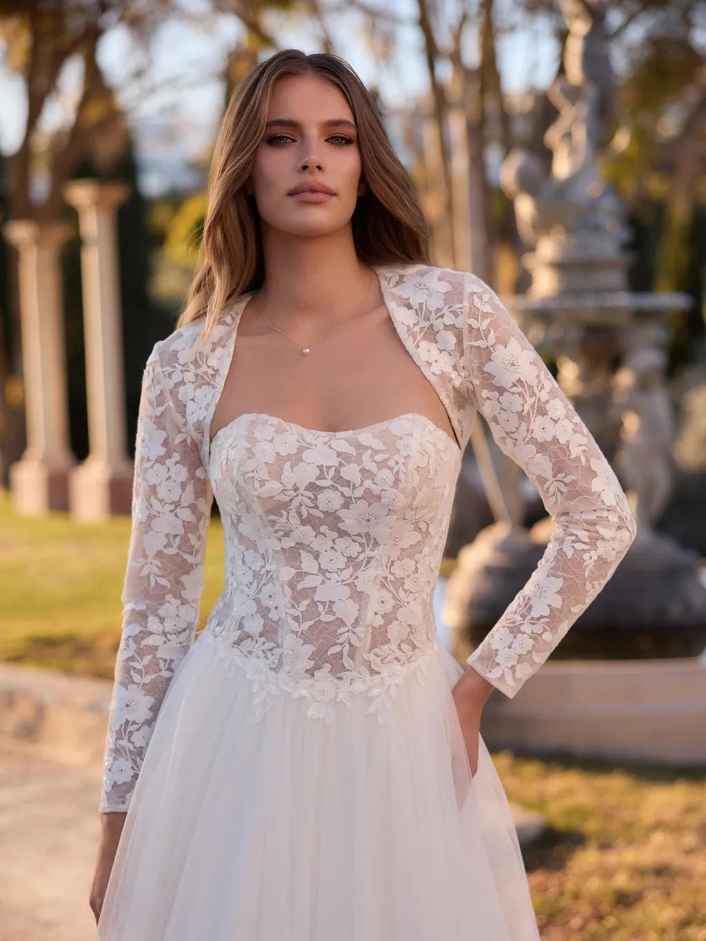 Bianco Evento Boleros 2027 E521 Accessoire für Brautlooks, Ansicht 1
