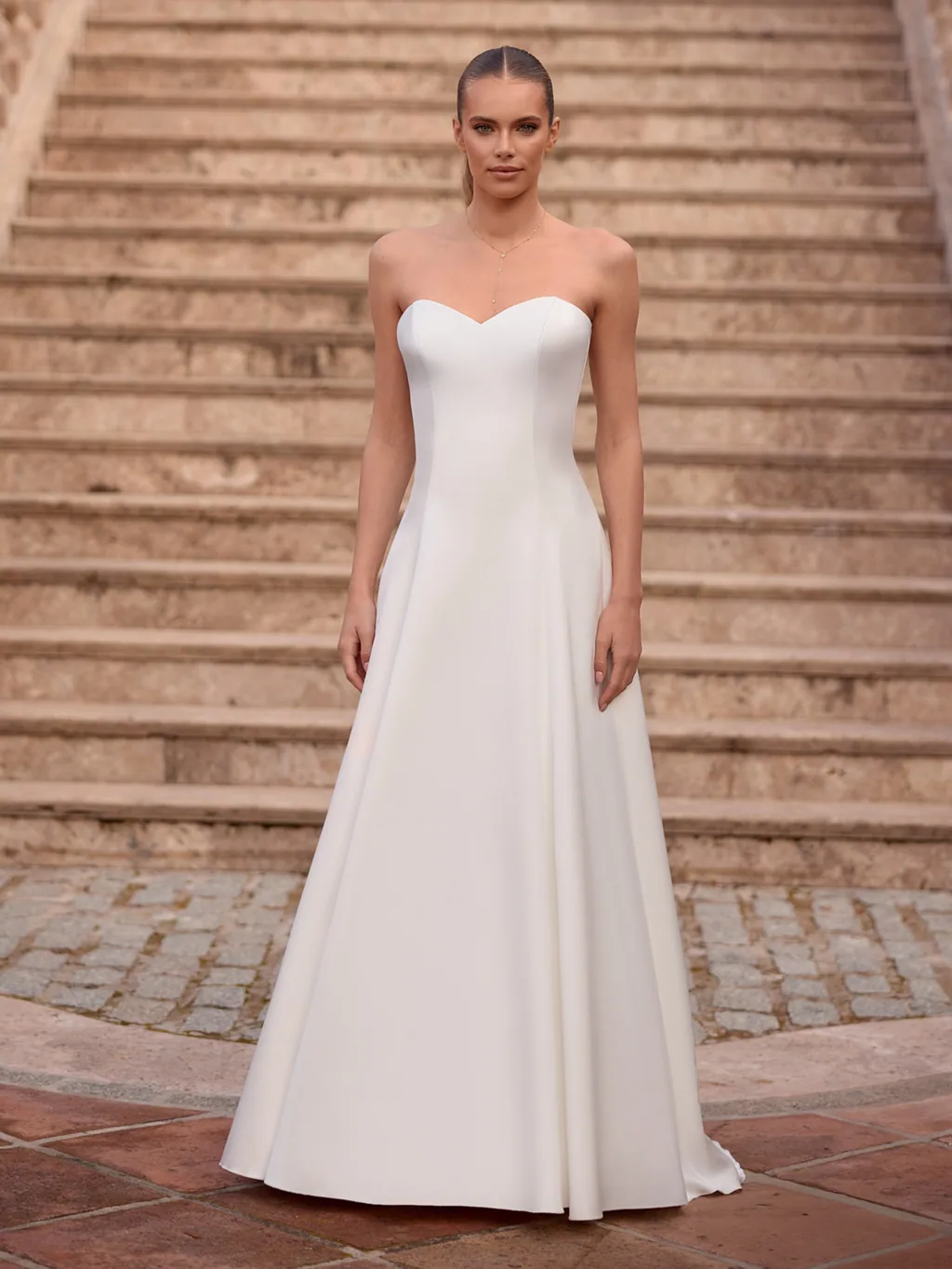 Bianco Evento 2027 Brautkleid Elrica, Ansicht 1