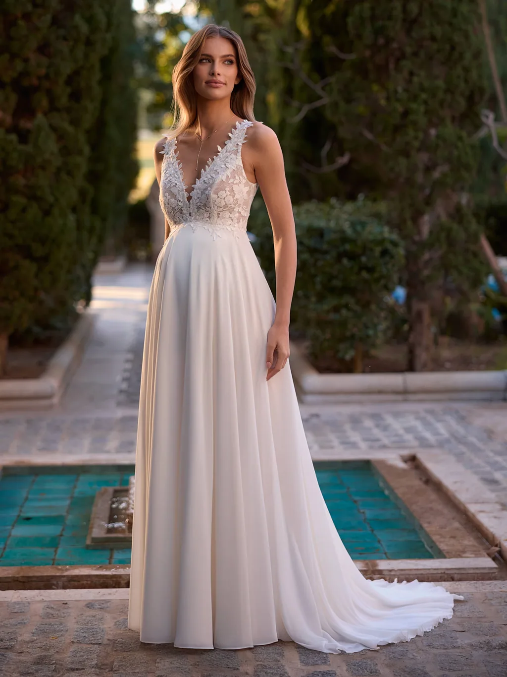 Bianco Evento 2027 Brautkleid Judy Mama, Ansicht 1