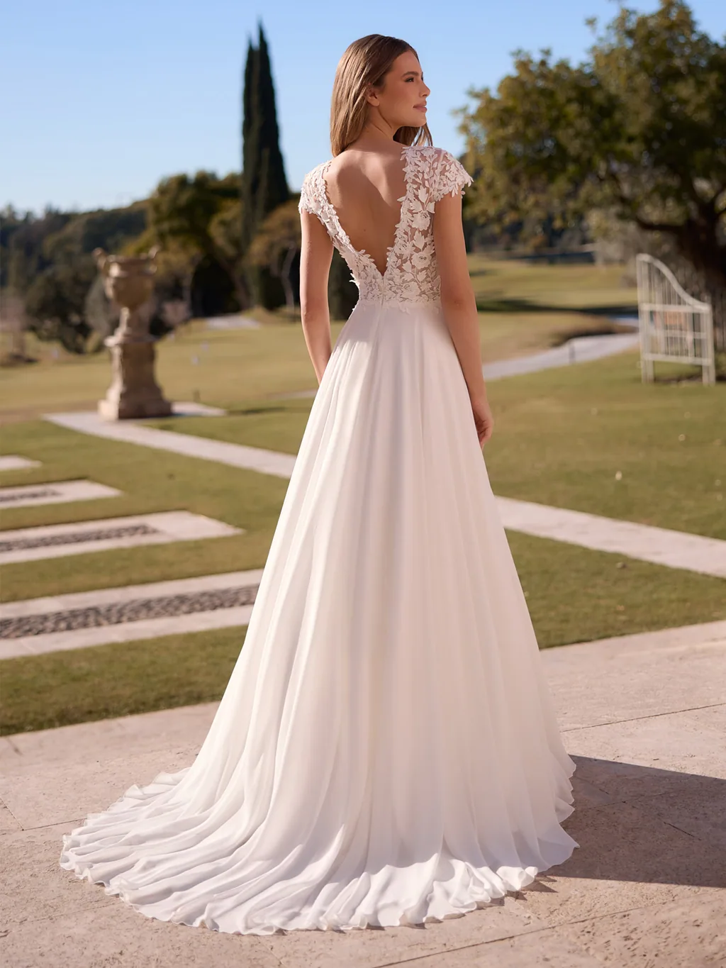 Bianco Evento 2027 Brautkleid Lorin, Ansicht 2
