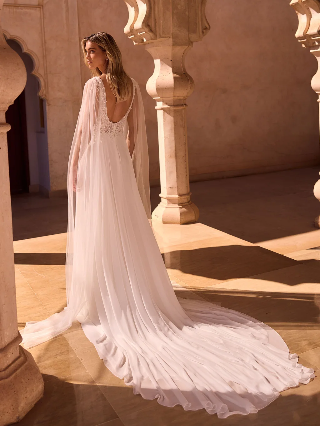 Limited Edition 2027 Brautkleid Basil, Ansicht 2