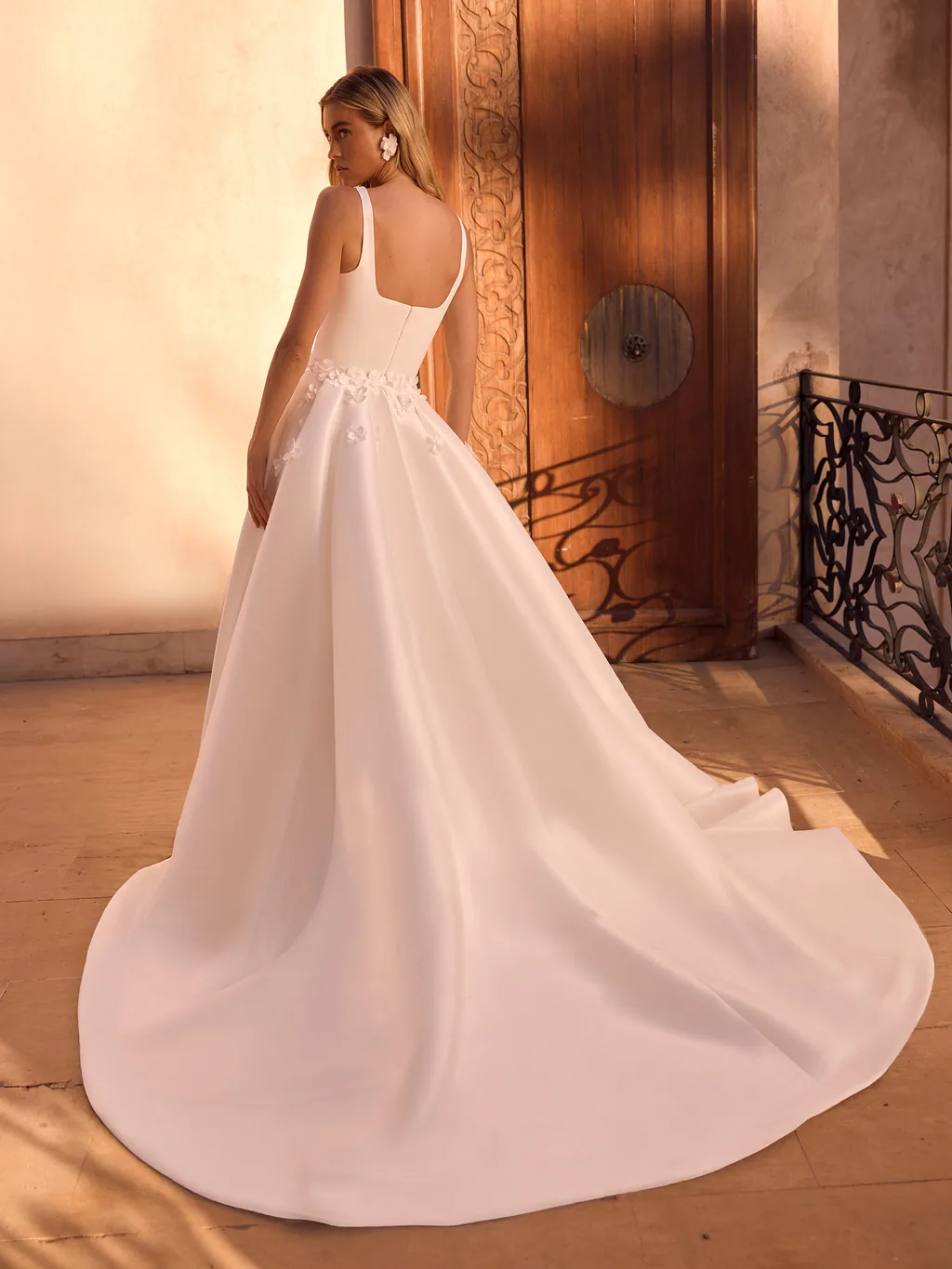 Limited Edition 2027 Brautkleid Costanza Overskirt, Ansicht 2