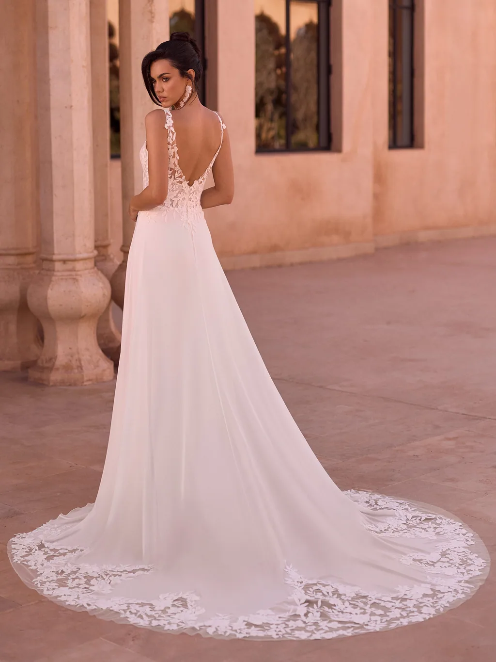 Limited Edition 2027 Brautkleid Deo, Ansicht 2