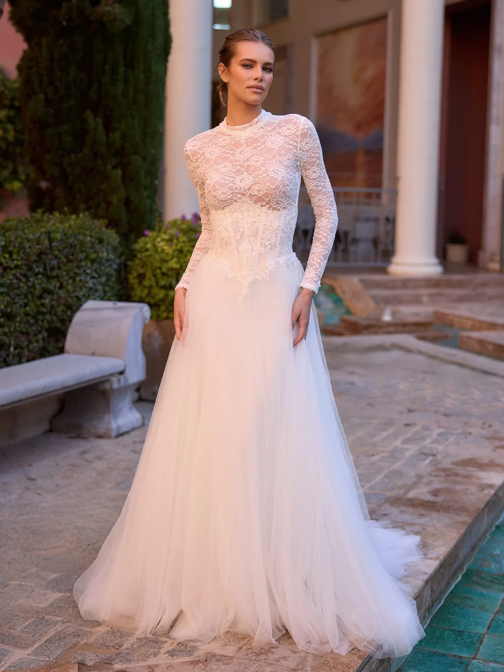 Bianco Evento Separates 2027 E518 Mizuri Celia für Mix and Match Brautlooks, Ansicht 1