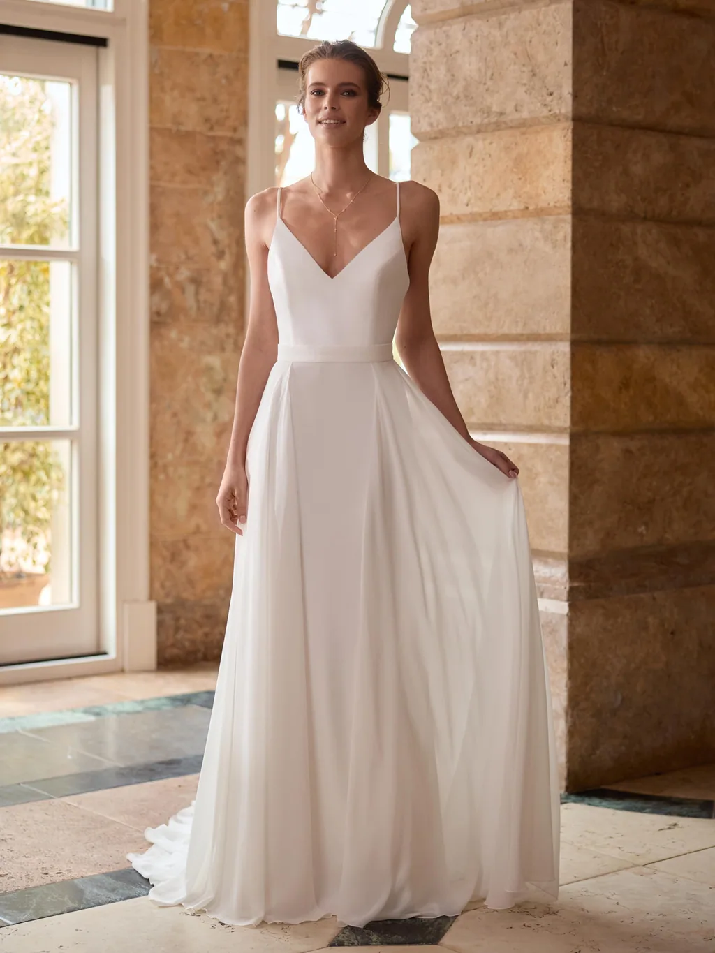 Bianco Evento Skirts and Pants 2027 Riana für Mix and Match Brautlooks, Ansicht 1