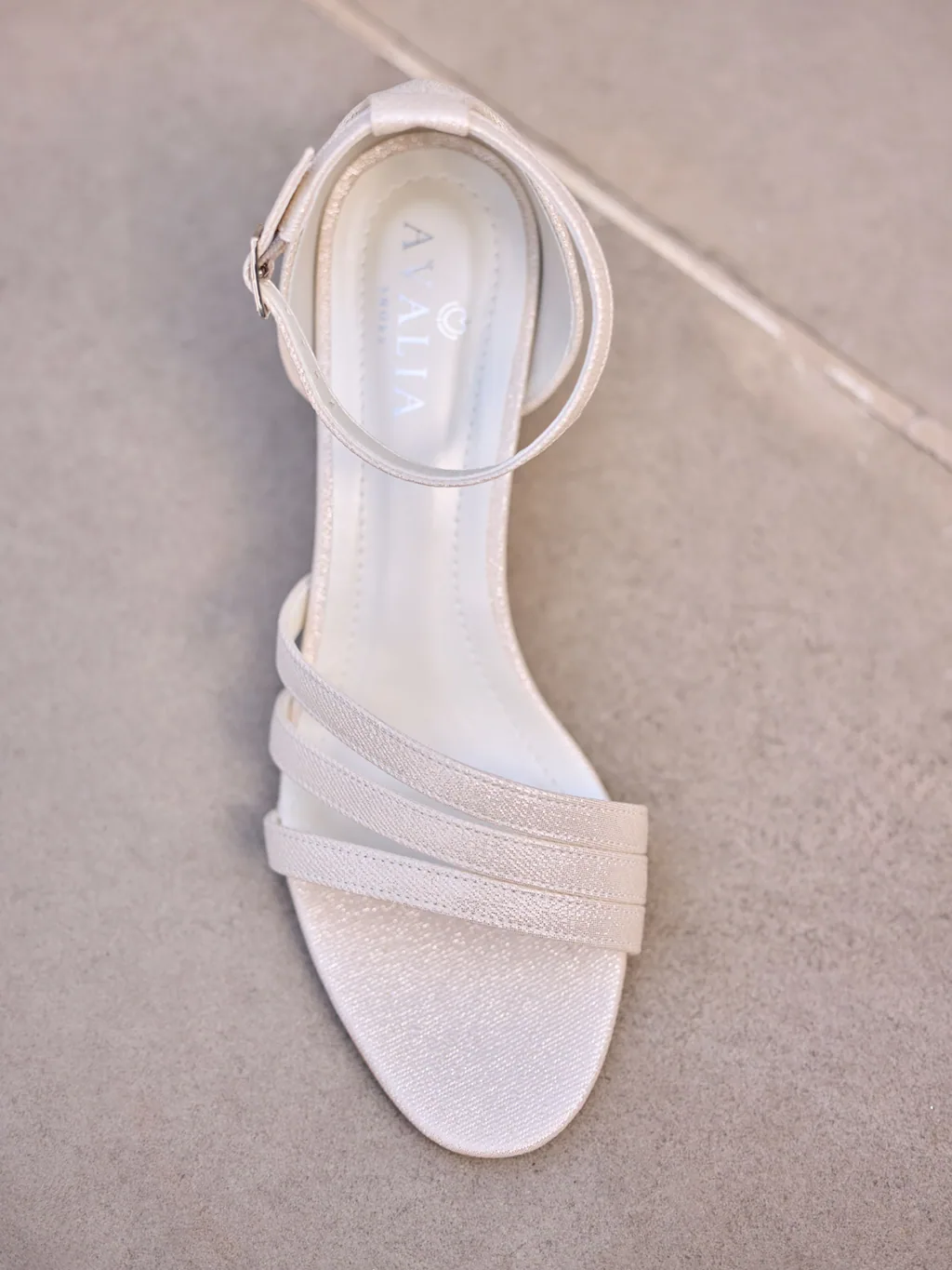 AVALIA Bridal Shoes Eddy Gold Accessoire für Brautlooks, Ansicht 1