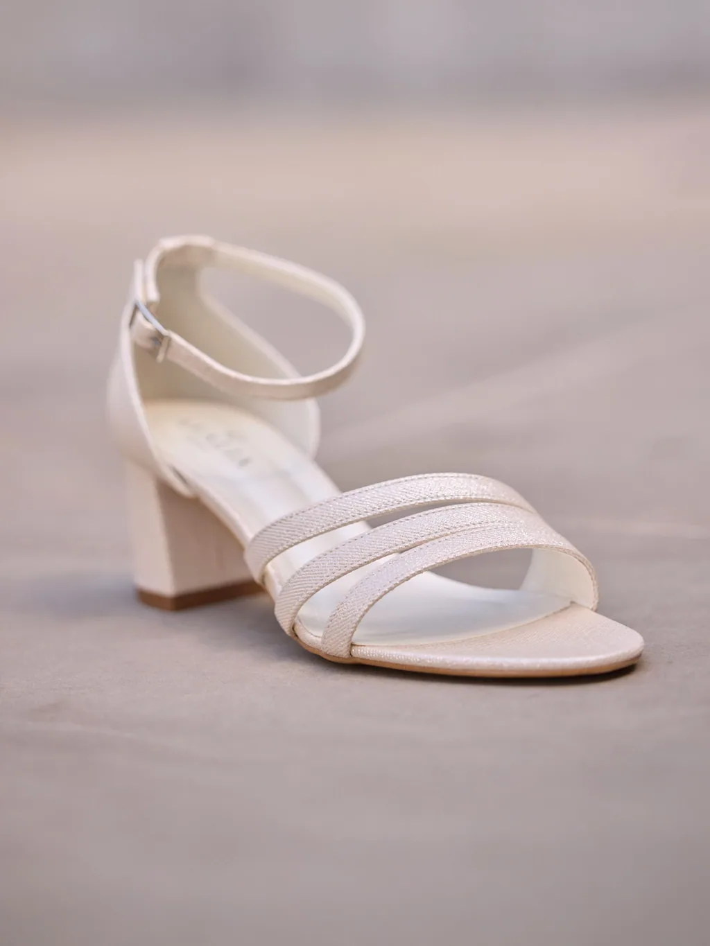 AVALIA Bridal Shoes Eddy Gold Accessoire für Brautlooks, Ansicht 2