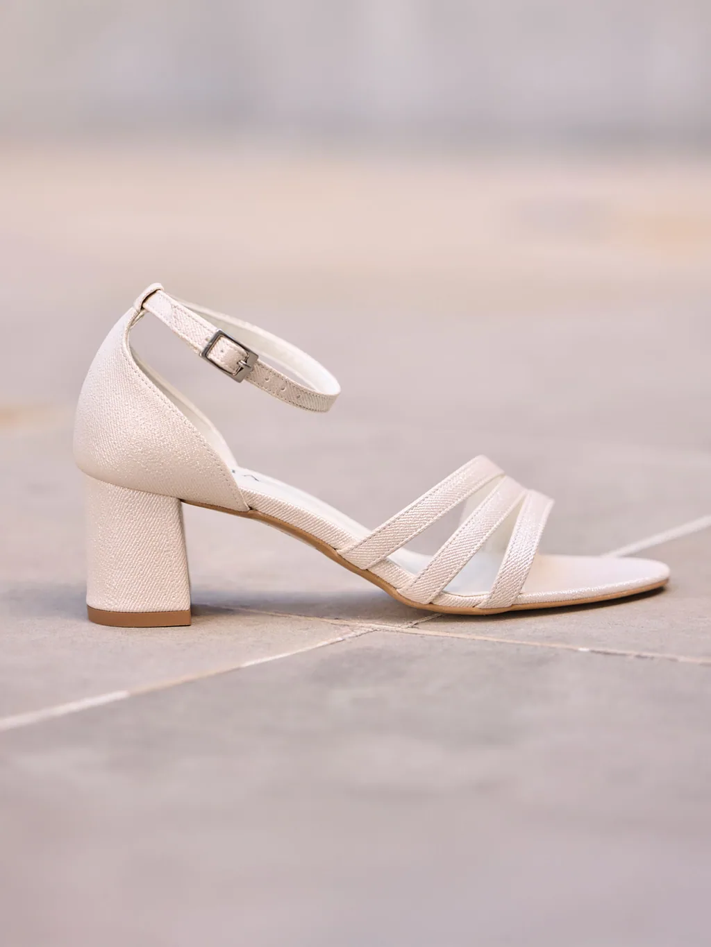 AVALIA Bridal Shoes Eddy Gold Accessoire für Brautlooks, Ansicht 3