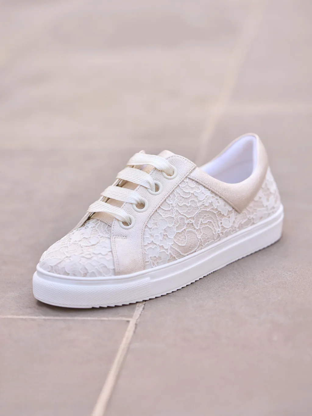 AVALIA Bridal Shoes Pako Accessoire für Brautlooks, Ansicht 3