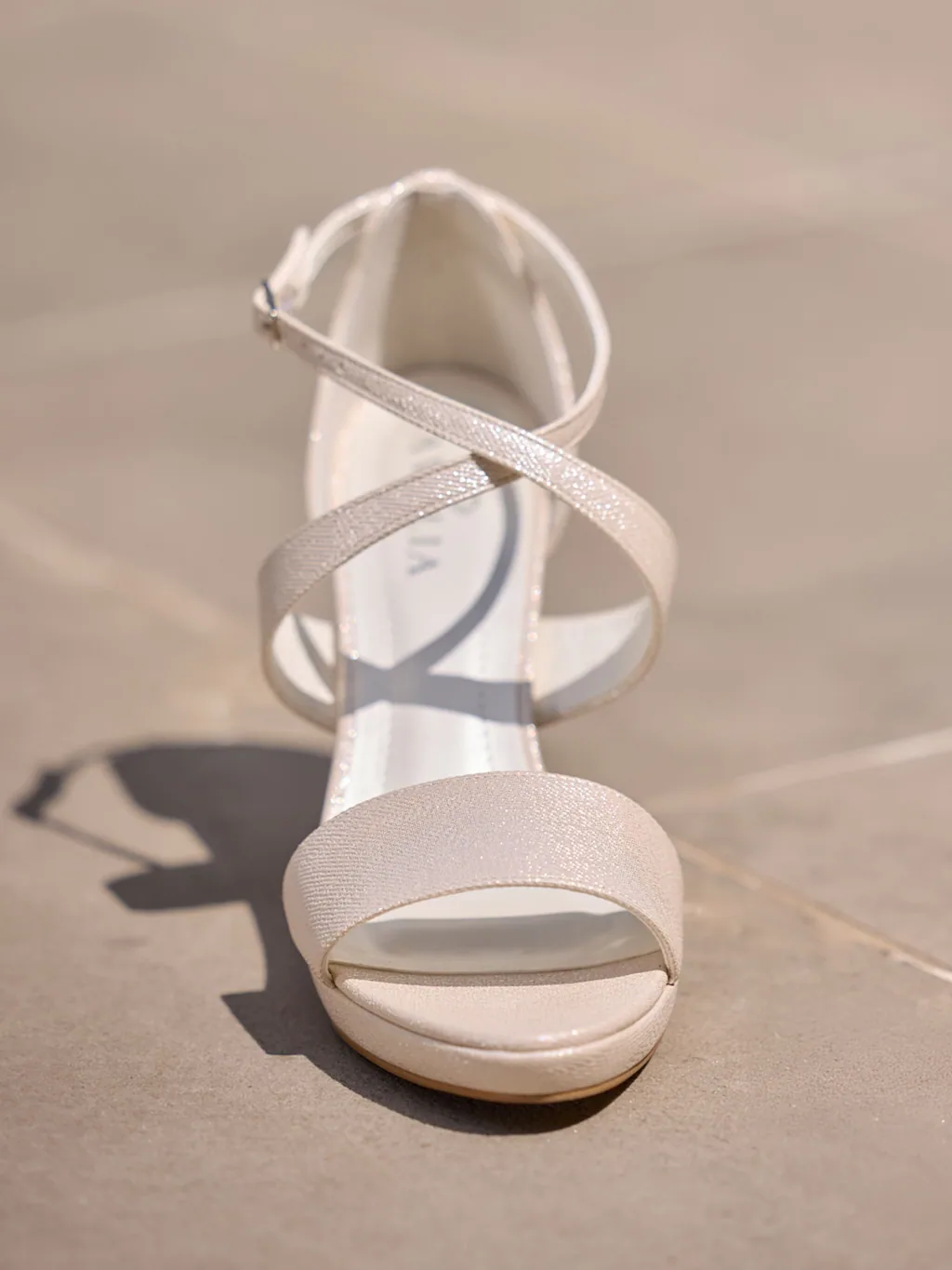 AVALIA Bridal Shoes Storm Gold Accessoire für Brautlooks, Ansicht 3